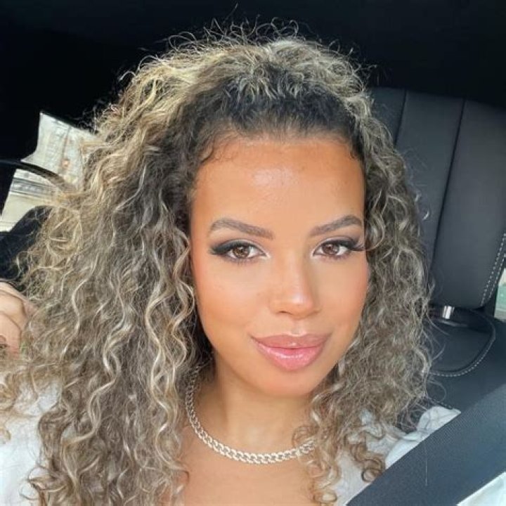 Jaimy Kenswiel Height, Weight, Age, Body Statistics