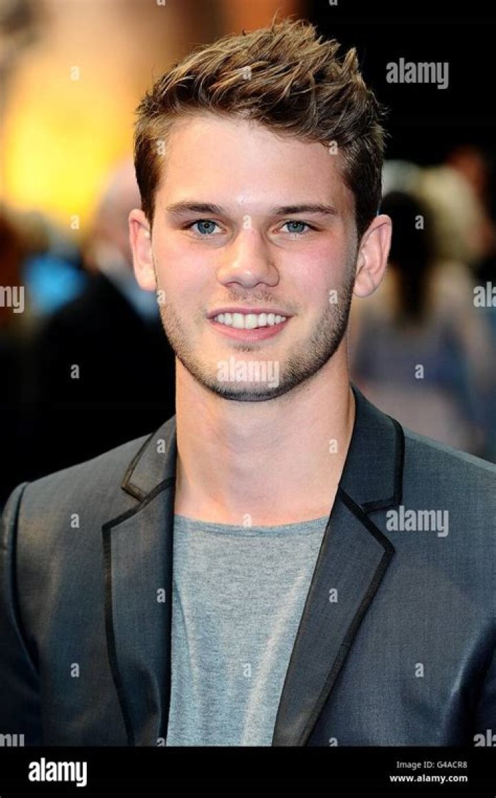 Jeremy Irvine Net Worth | Celebrity Net Worth