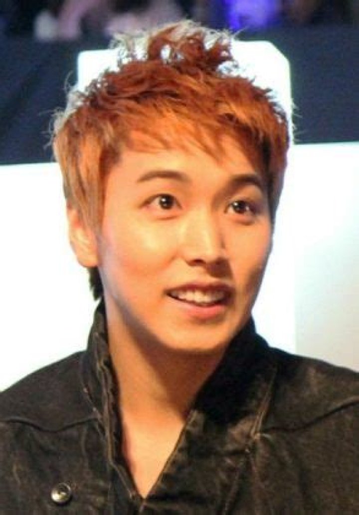 Lee Sung-min (Singer) Height, Weight, Age, Spouse, Facts, Biography
