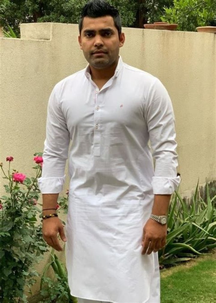 Umar Akmal Height, Weight, Age, Body Statistics
